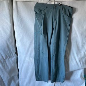 NWOT Men’s lightweight Patagonia pants nylon spandex blend